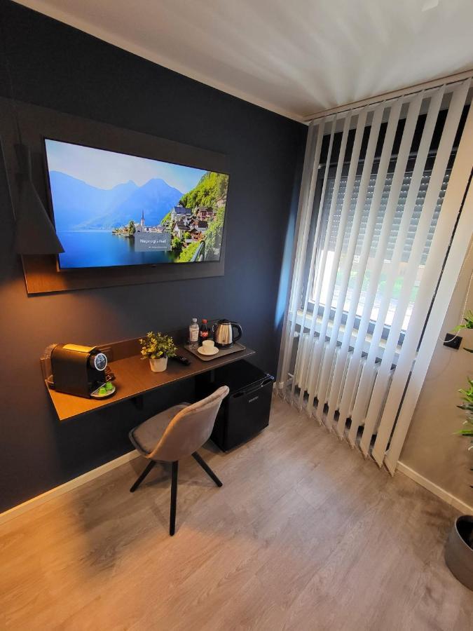 Liro Hotel Moers Esterno foto