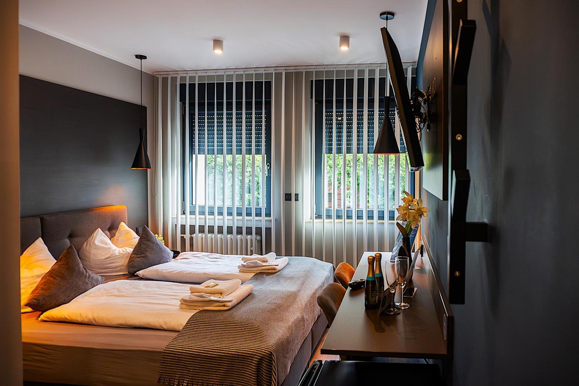 Liro Hotel Moers Esterno foto